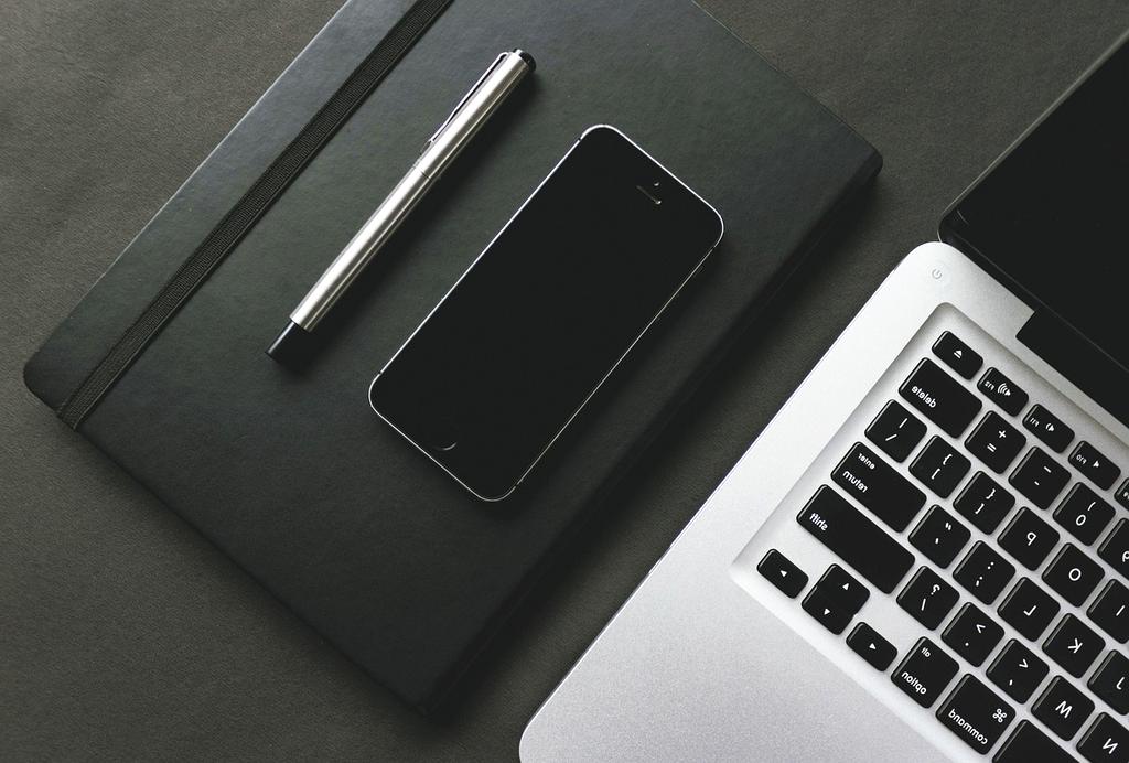 Futuristic quantum computer with glowing circuits and holographic displays